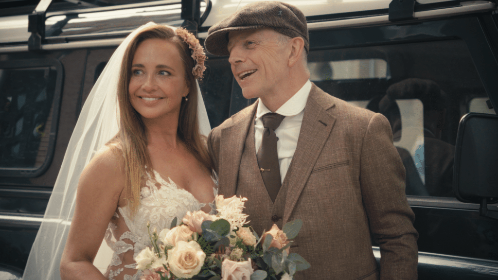 Bruid en bruidegom tijdens huwelijks foto